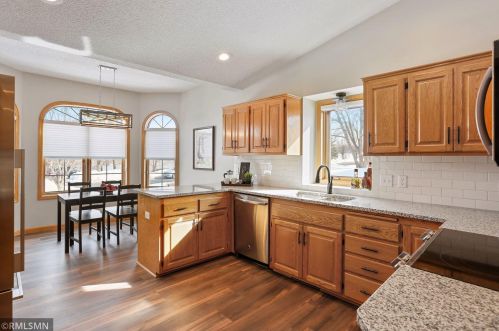 1110 27th Ave, Saint Paul, MN 55112-6330