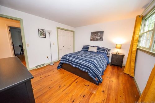 6 Shady Dell Ln, Somers CT  06071-2136 exterior