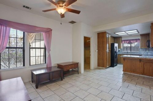 1324 Moffett Rd, Modesto, CA 95351-4992
