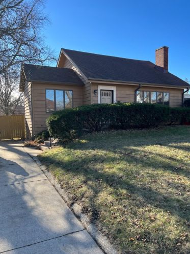 24 Lawndale St, Hammond IN  46324-1428 exterior