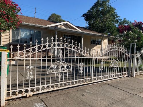 1736 Milton St, Stockton, CA 95205-7028