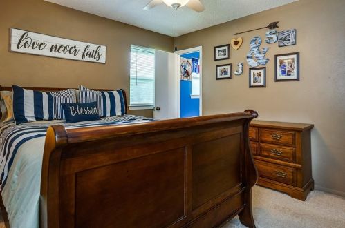 5920 Rickee Dr, Fort Worth TX  76148-2734 exterior