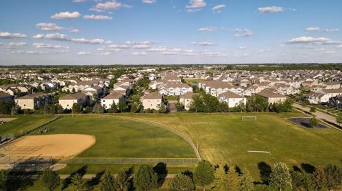 1182 Cape Cod Ln, Pingree Grove IL  60140-2000 exterior