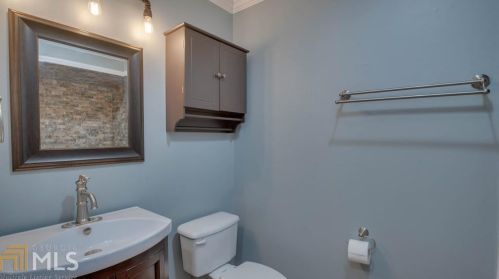2 Finch Dr, Atlanta GA  30315-6502 exterior
