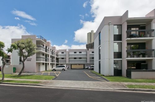 1005 Ala Lilikoi St, Honolulu HI  96818-2312 exterior