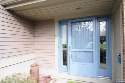 85 Frost Ln, Mahwah, NJ 07430-3314