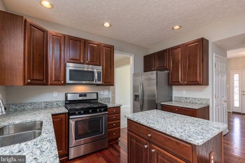 579 Windsong Dr, Aberdeen MD  21001-1809 exterior