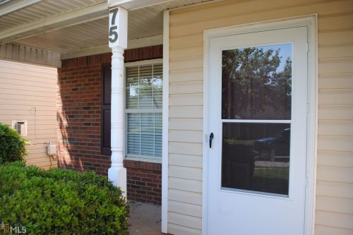 75 Lakeside Cir, Porterdale, GA 30016-8845