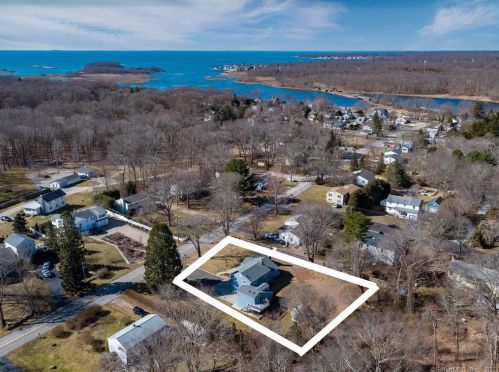 15 Old Black Point Rd, Niantic CT  06357-2813 exterior