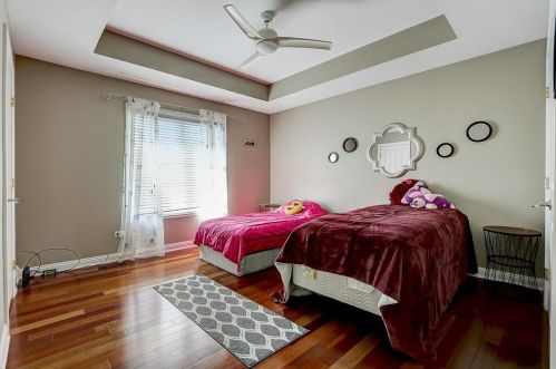 6919 Fieldstone Dr, Willowbrook IL  60527-5295 exterior