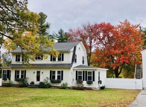 7 Harvey Rd, Londonderry, NH 03053-7412