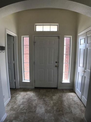 541 Zebra Dr, Uhland TX  78640-4204 exterior