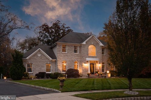 15 Cullen Way, Trenton, NJ 08620-9795