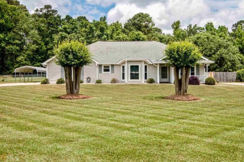 110 Firethorne Dr, Newnan, GA 30265-2112