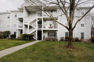 204 Larch Ln, Mahwah, NJ 07430-2070