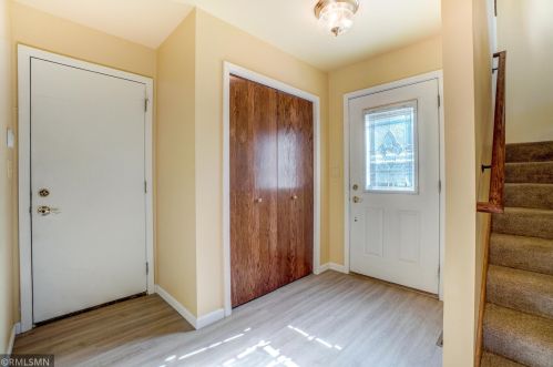 3282 Camelot Dr, Saint Paul MN  55125-2754 exterior