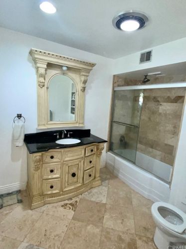 1102 Riviera Dr, Santa Ana CA 92706-1543 exterior