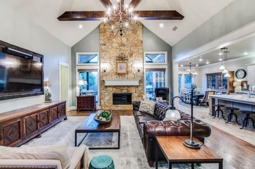 3328 Clubview Dr, Argyle TX 76226-2113 exterior