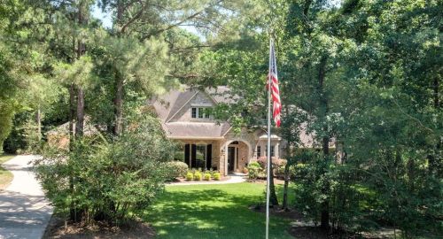 8760 Skyline Ln, Conroe, TX 77302-3459