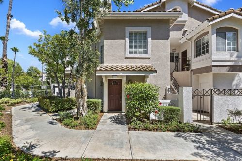 8011 Brightstar Pl, Anaheim, CA 92808-2404