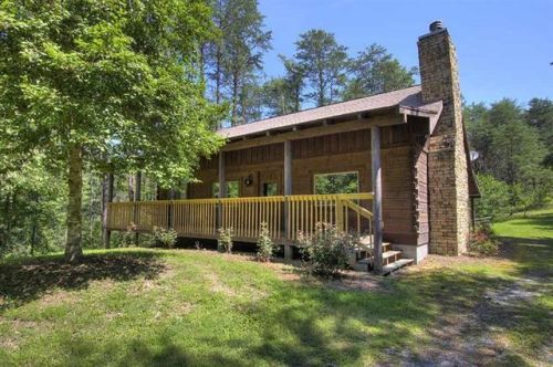 985 Gnatty Branch Rd, Pigeon Forge, TN 37876-7224