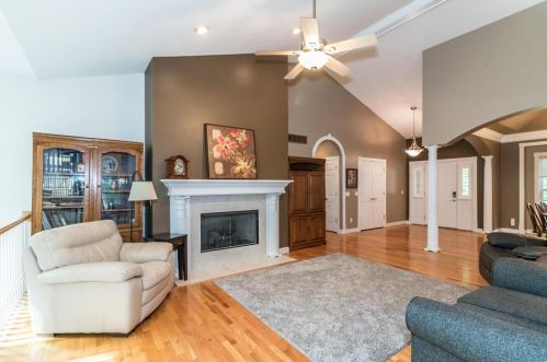 460 Highway Dd, Defiance, MO 63341-2335