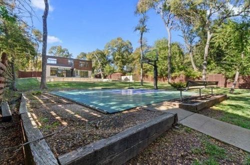 9562 Ash Creek Dr, Dallas TX  75228-3770 exterior