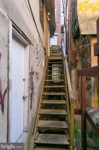 532 4 St, Philadelphia PA 19148-1303 exterior