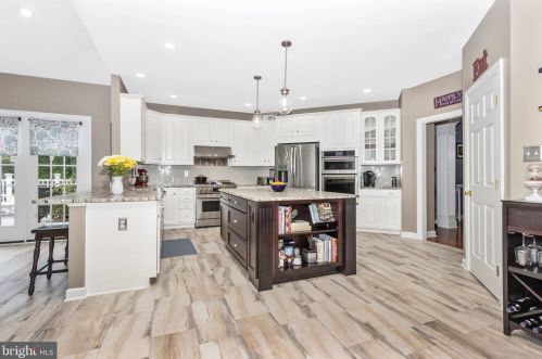 8 Farmstead Pl, Middletown MD  21769-7742 exterior