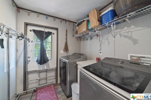 9780 Rebecca Crk Rd, Spring Branch TX 78070-4847 exterior