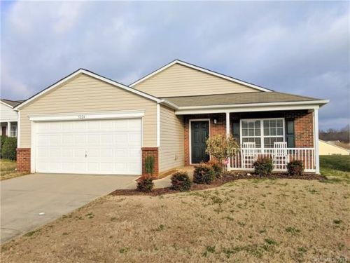 5224 Valcourt Rd, Charlotte, NC 28216-3687
