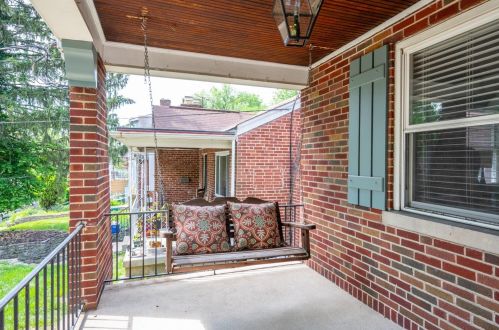 6235 Fairhurst Ave, Cincinnati, OH 45213-1213