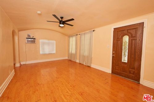 6616 Vesper Ave, Van Nuys, CA 91405-4621