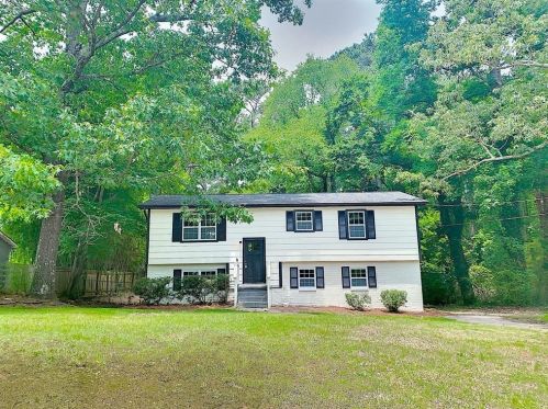 2817 Spanish Oak Dr, Lilburn, GA 30047-1844