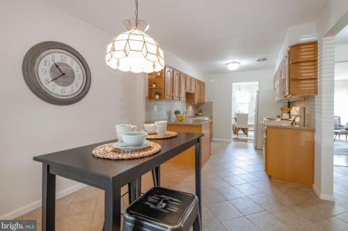 2017 Featherwood St, Silver Spring MD 20904-6643 exterior