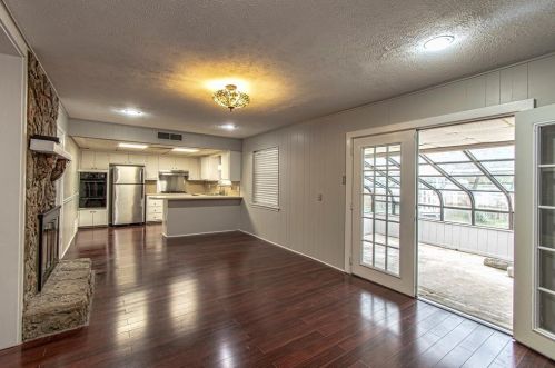 3921 Douglas Dr, Garland TX 75041-4331 exterior