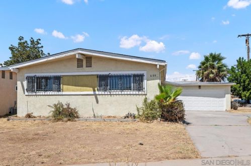 688 Cedar St, El Cajon, CA 92021-5555