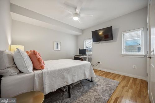 1226 4 St, Philadelphia PA 19147-0052 exterior