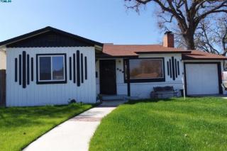 909 Bradley St, Visalia, CA 93292-3003