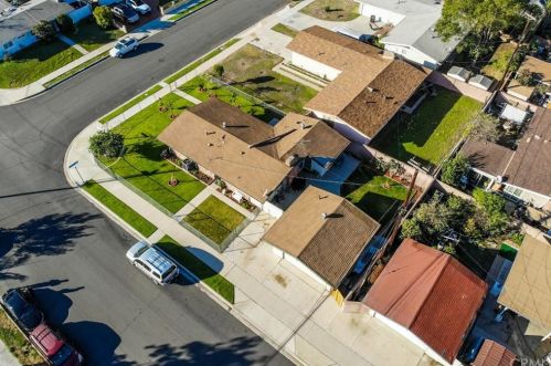 1325 Sandalwood Ave, Anaheim CA  92805-1642 exterior