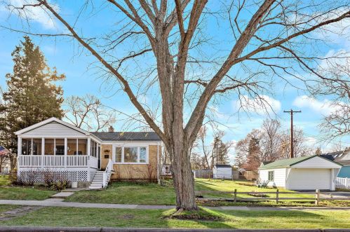 19 Daniels Rd, Palatine, IL 60067-6155