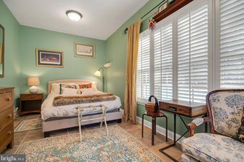 10 Conifer Ct, Princeton, NJ 08540-5063