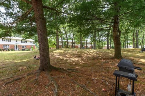 488 Oak Ave, Cheshire CT  06410-3016 exterior