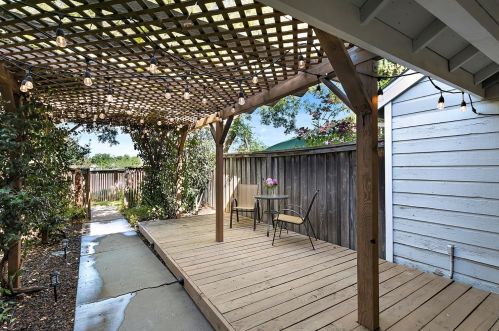 3106 Woods Cir, Davis, CA 95616-2682