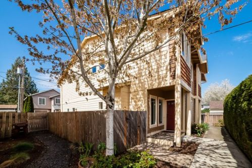 325 Adams Ave, Beaverton, OR 97124-3018