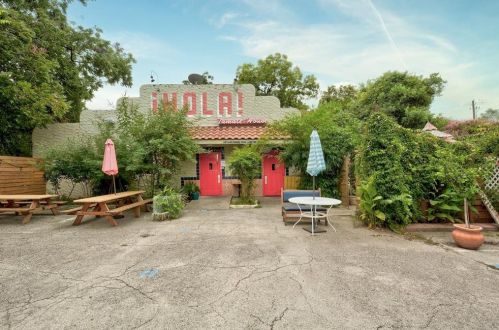 2508 2nd St, Austin TX  78702-4708 exterior