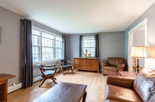 12 Chaucer Rd, Nashua, NH 03062-2425