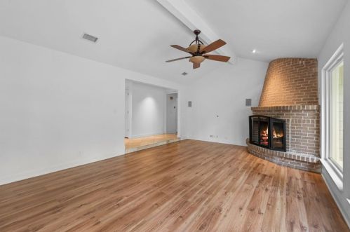 11905 Brookwood Rd, Austin TX  78750-2744 exterior