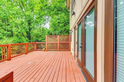 31 Honour Cir, Atlanta GA  30305-1121 exterior