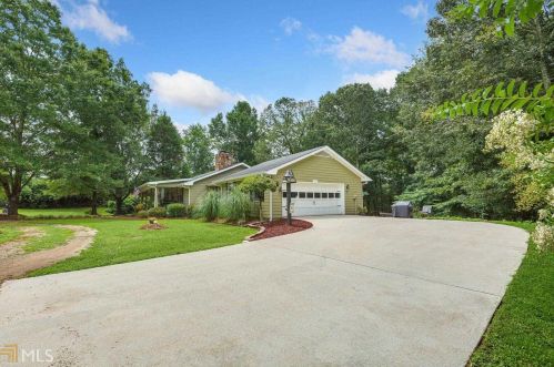 4153 Highway 155, Stockbridge GA  30281-4011 exterior